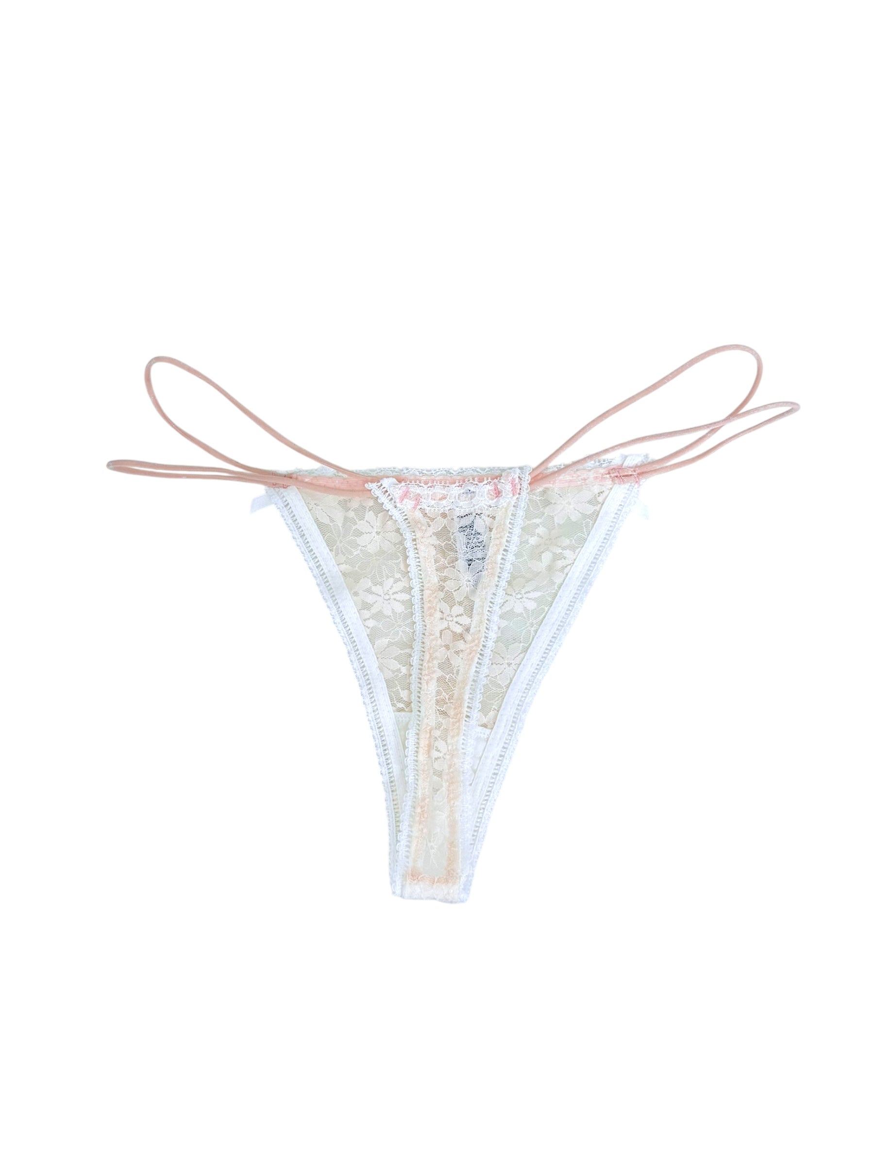 Milanblocks Delicate Lace G-String Trio with Bow Details